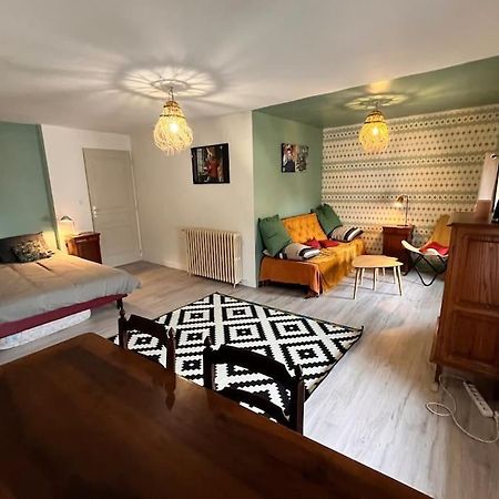 Grande Chambre Chez L'Artiste-Peintre ลา เฮออล ภายนอก รูปภาพ